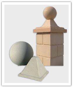 Esfera y Piràmide - beige y blanco - in piedra artificial