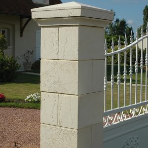 Pilier de clôture Traditionnel - AMBOISE crème Chapeaux de pilier vieille pierre