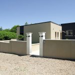 Pilier de clôture contemporain -  PRISME Blanc Cassé
